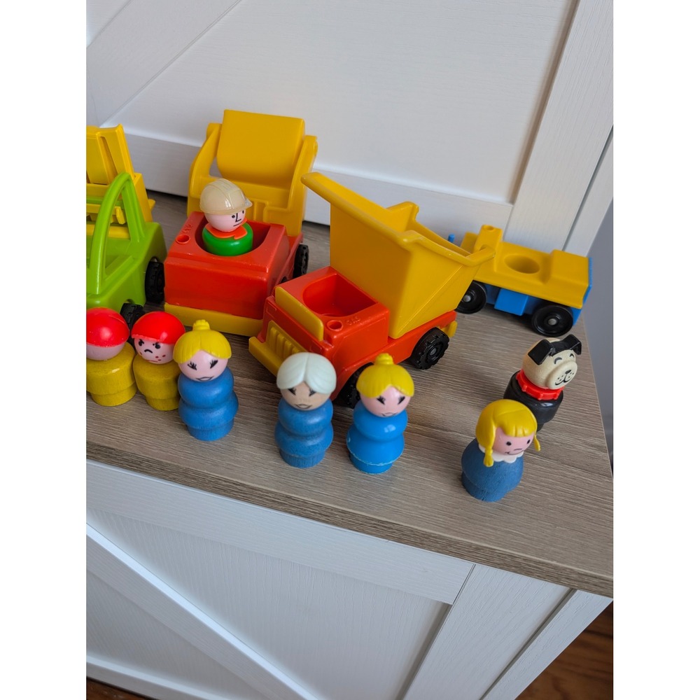 Vintage Fisher-Price Little People Lot with Hospital and Construction Toys - Picture 3 of 12